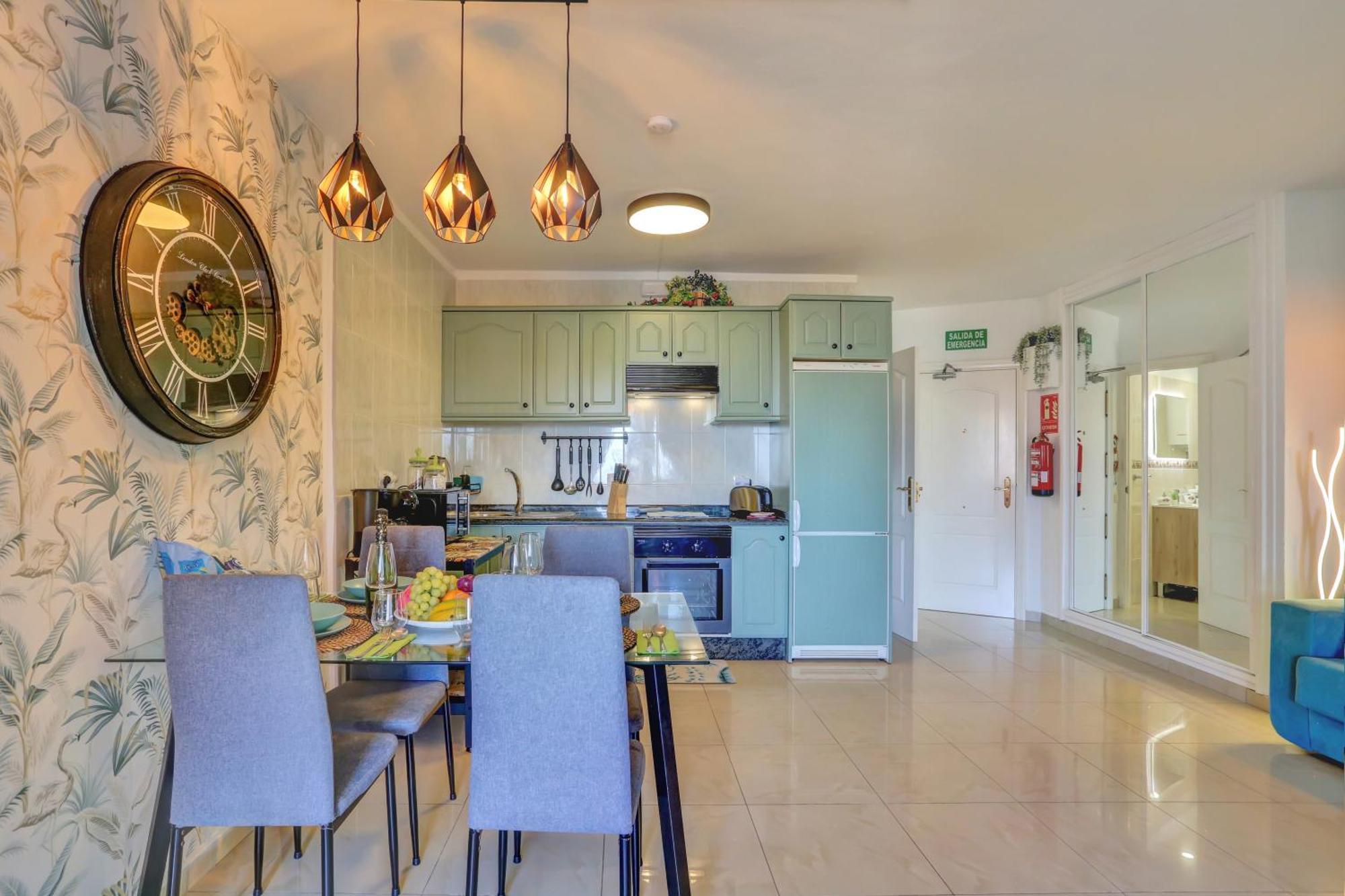 Luxory Dreamy Sunset, Seafront, Direct Access To The Promenade,Wifi,Pool,Free Parking Leilighet Los Cristianos  Eksteriør bilde