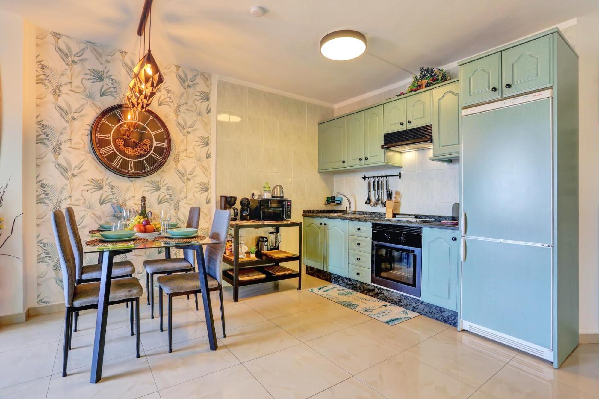 Luxory Dreamy Sunset, Seafront, Direct Access To The Promenade,Wifi,Pool,Free Parking Leilighet Los Cristianos  Eksteriør bilde